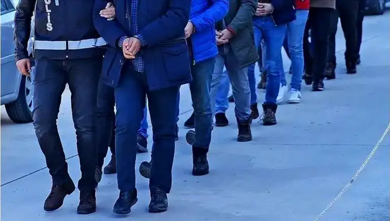 Adana'da Uyuşturucu Operasyonu: 3 Şüpheli Gözaltında