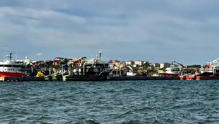 Kuvvetli Fırtına: Limanlar Doldu Taştı!