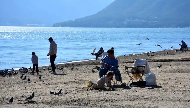 Muğla'da Güneşli Hava Sahilleri Canlandırdı
