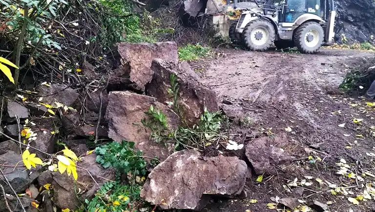 Yoğun Yağışlar Sonrası Köy Yolları Ulaşıma Açıldı